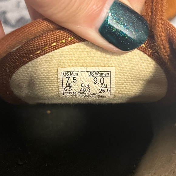 Vans Men's Tan Brown Suede Sneakers 9 women’s 7.5 men’s - Picture 7 of 8